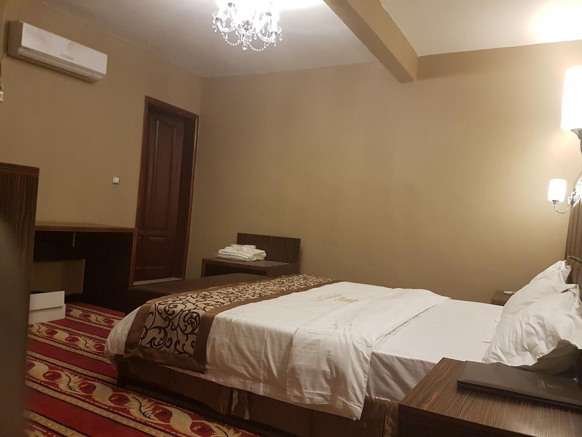 Mbayaville Hotel Douala Luaran gambar