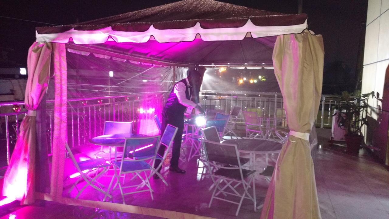 Mbayaville Hotel Douala Luaran gambar