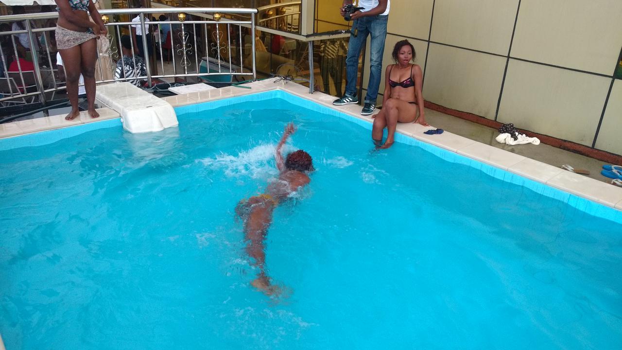 Mbayaville Hotel Douala Luaran gambar