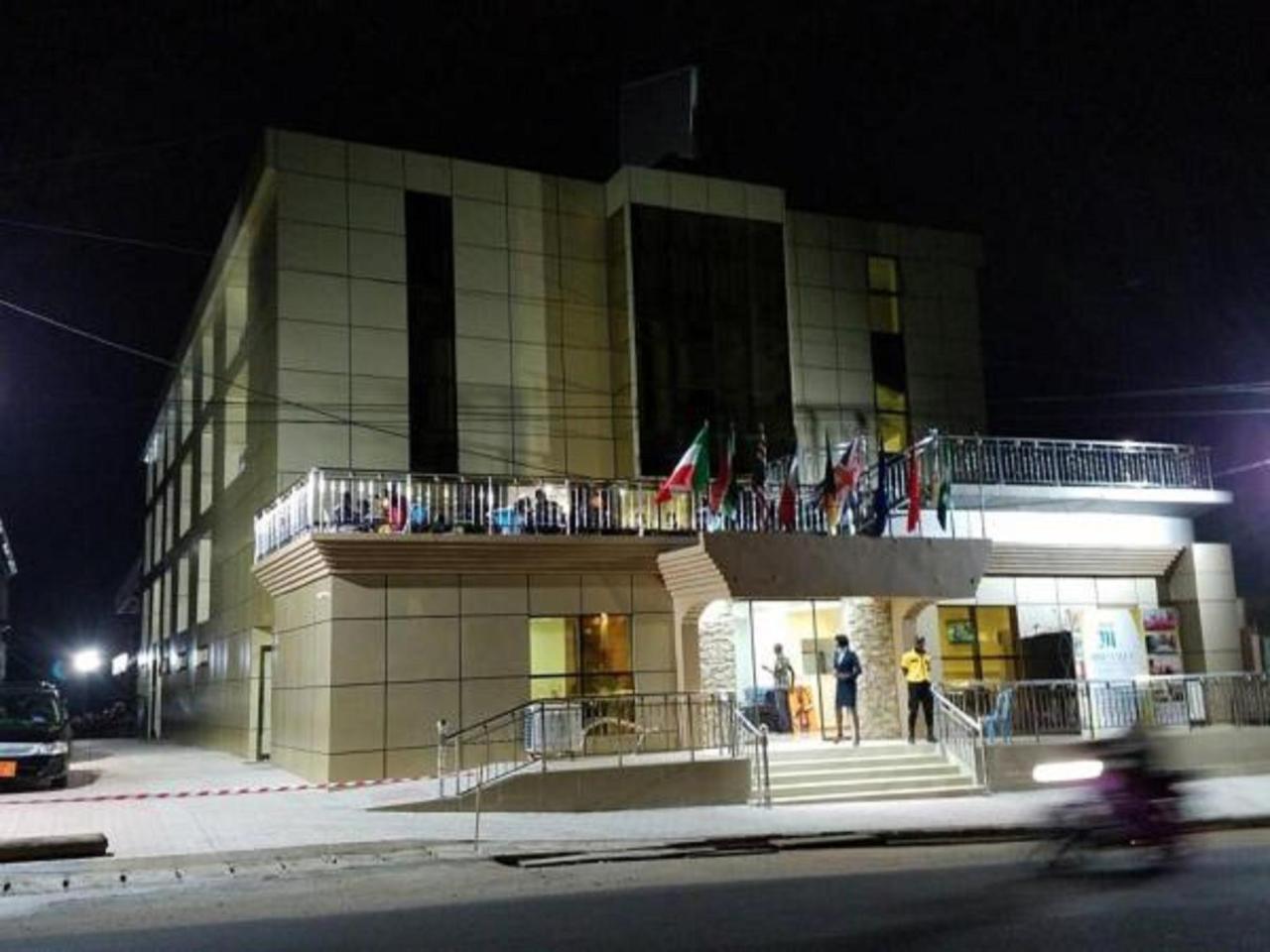 Mbayaville Hotel Douala Luaran gambar